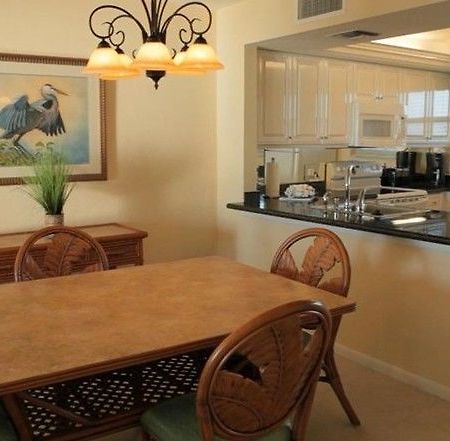The Charter Club Of Marco Beach Marco Island Buitenkant foto